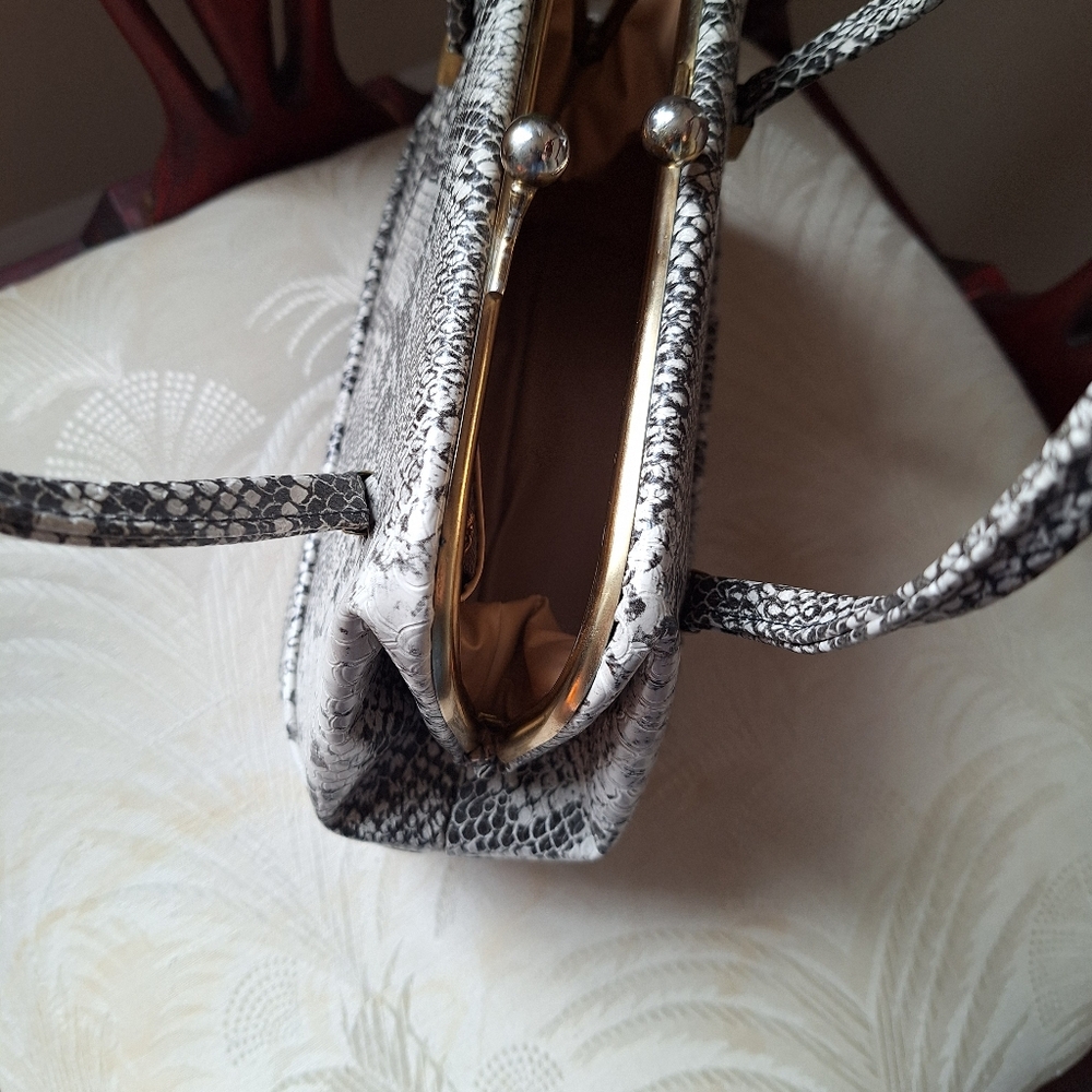 Vintage 1960 Preowned Faux Reptile Pattern Handbag Top Handle. - Picture 9 of 10